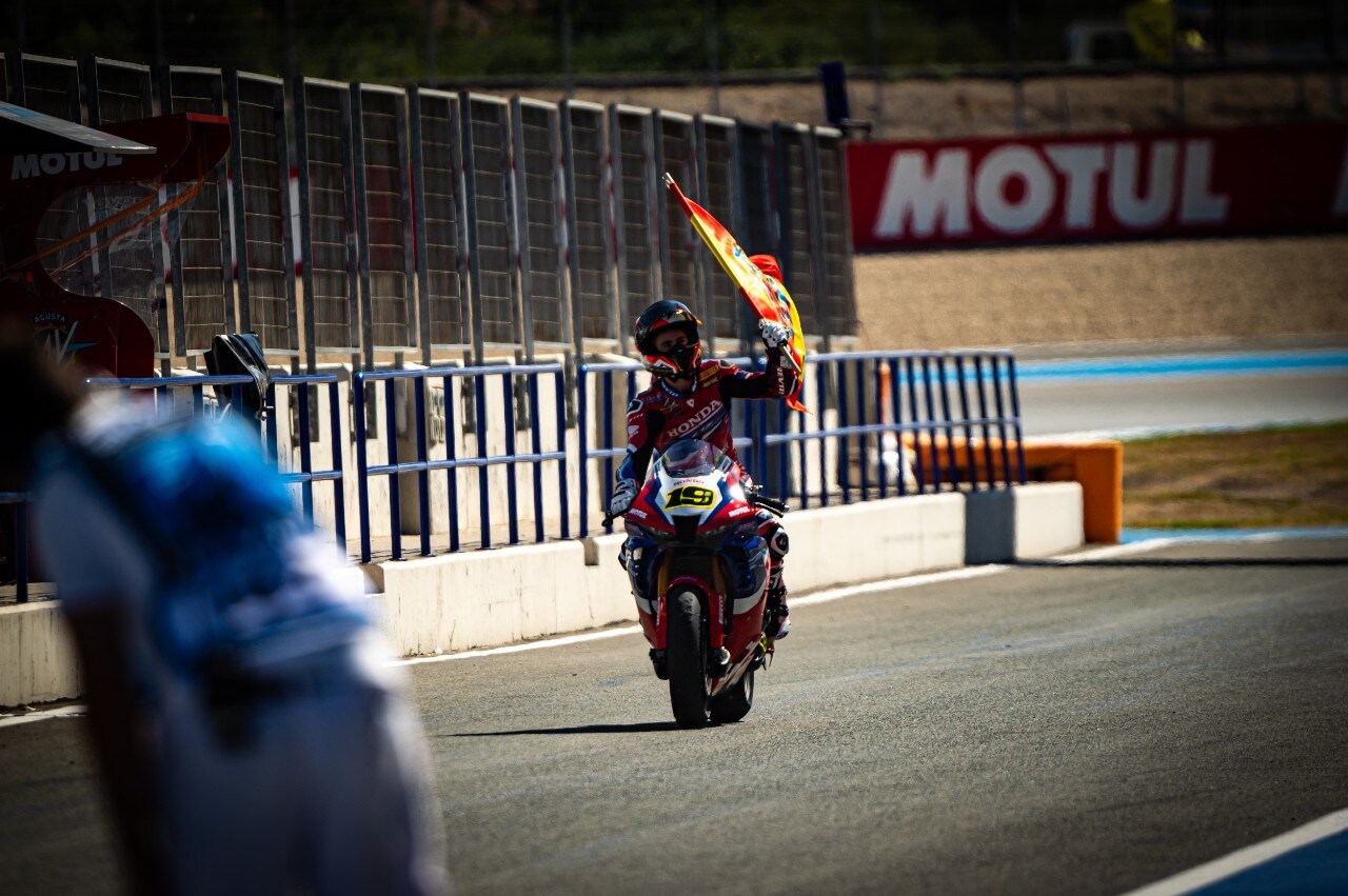 SBK Jerez: Toprak fa doppietta e allunga 